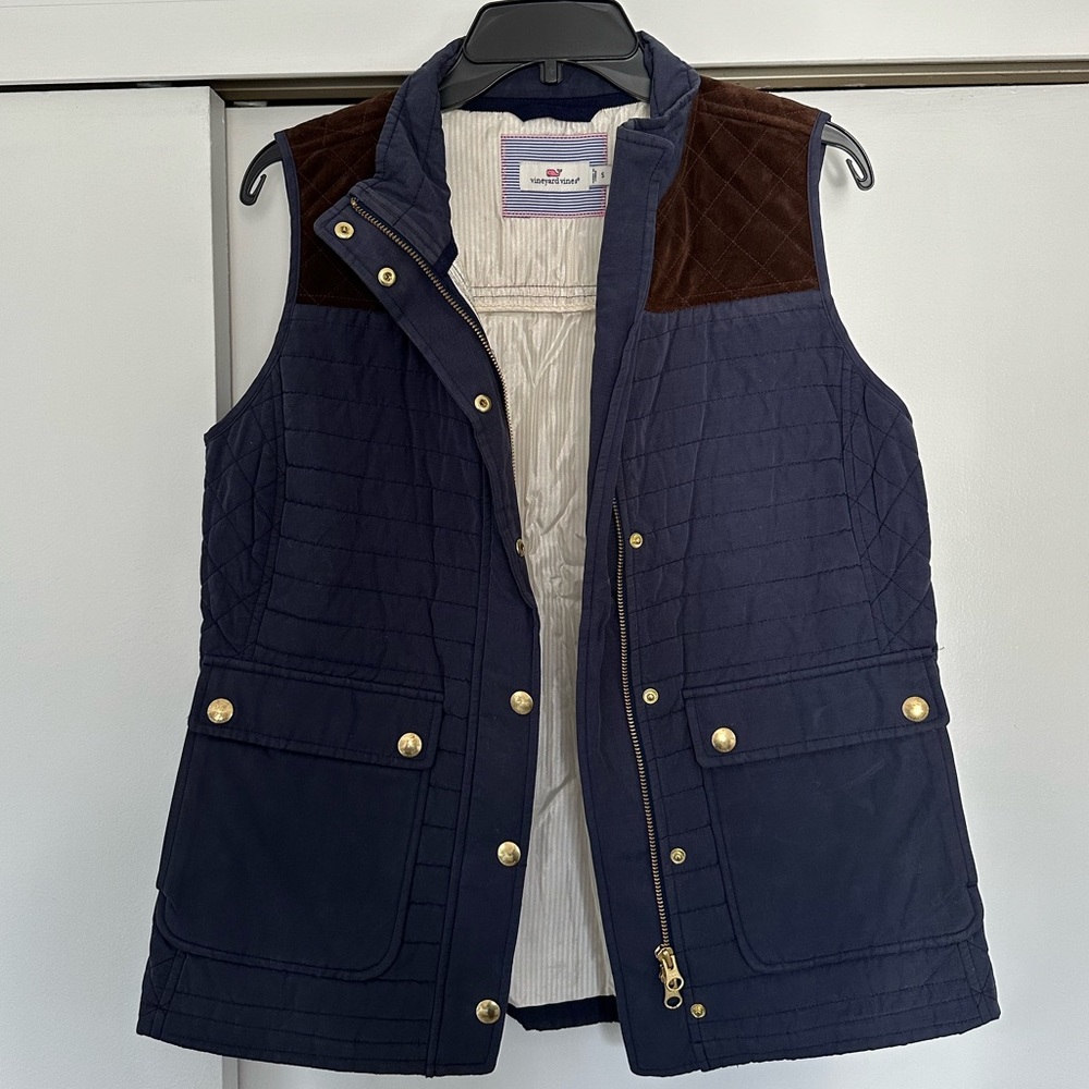 Vineyard Vines Suede Yolk Quilted Vest in Blue Brown